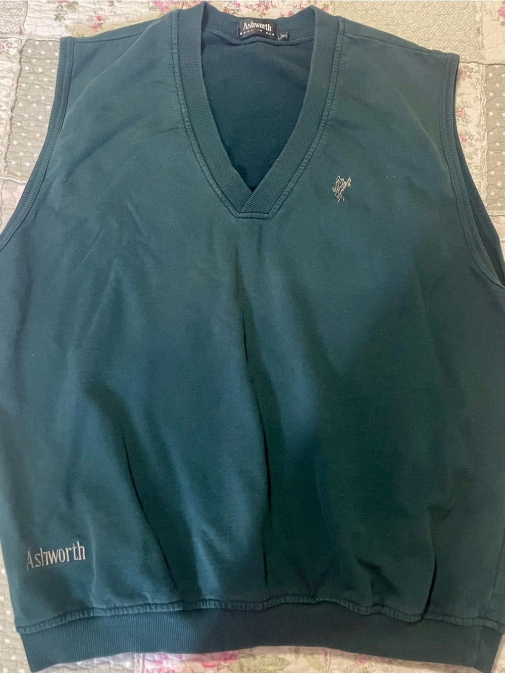 Ashworth V-Neck Golf Sweater Vest in Dark Green